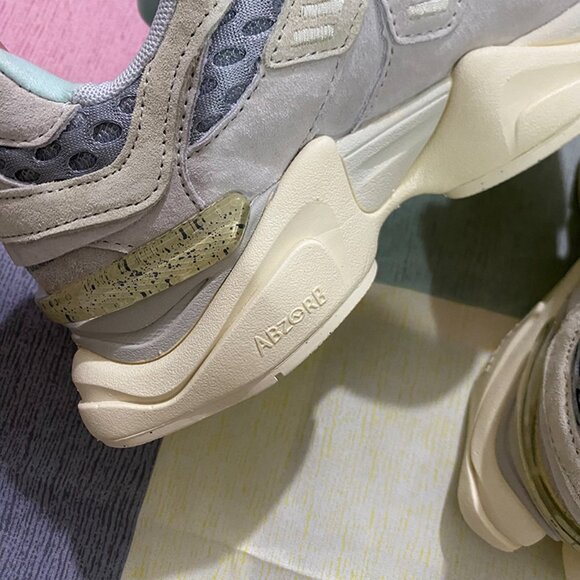 New Balance 9060 Men's Beige & Grey Sneakers - Picture 6 of 9